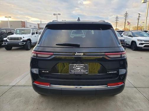 2025 Jeep Grand Cherokee Laredo