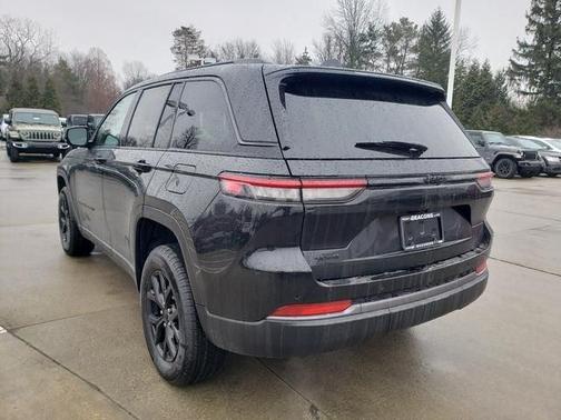 2026 Jeep Grand Cherokee Laredo