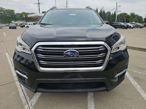 Crystal Black Silica 2019 Subaru Ascent Limited 7-Passenger