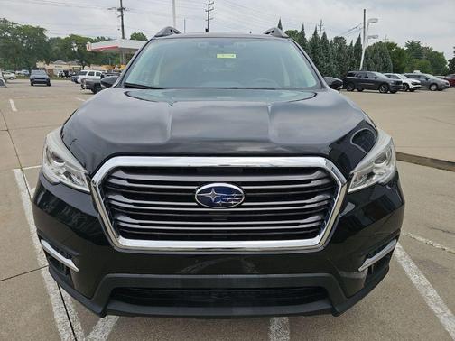 Crystal Black Silica 2019 Subaru Ascent Limited 7-Passenger