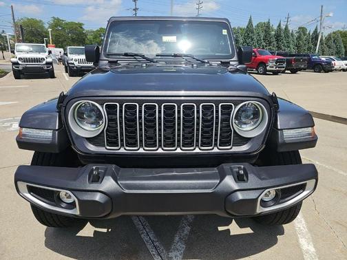 Granite Crystal Clearcoat Metallic 2025 Jeep Wrangler 4xe Sahara