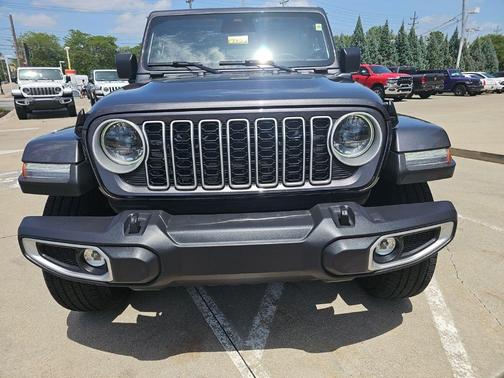 Granite Crystal Clearcoat Metallic 2025 Jeep Wrangler 4xe Sahara