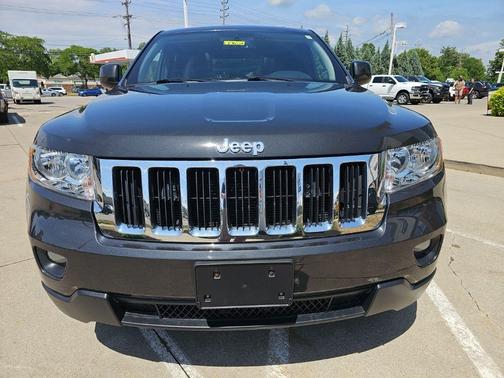 Dark Charcoal Pearlcoat 2011 Jeep Grand Cherokee Laredo
