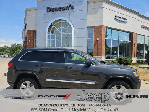 Dark Charcoal Pearlcoat 2011 Jeep Grand Cherokee Laredo