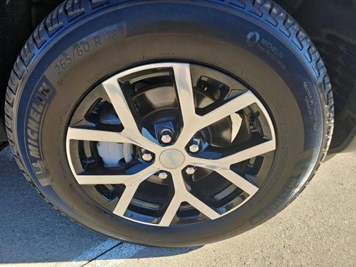 Bright White Clearcoat 2025 Jeep Grand Cherokee Limited