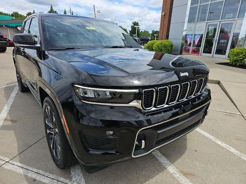 Diamond Black 2024 Jeep Grand Cherokee Overland