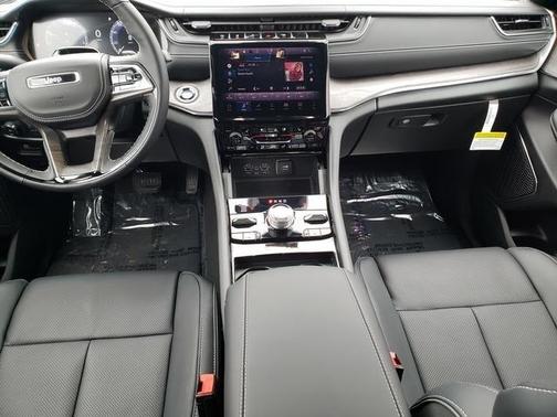 2025 Jeep Grand Cherokee Overland