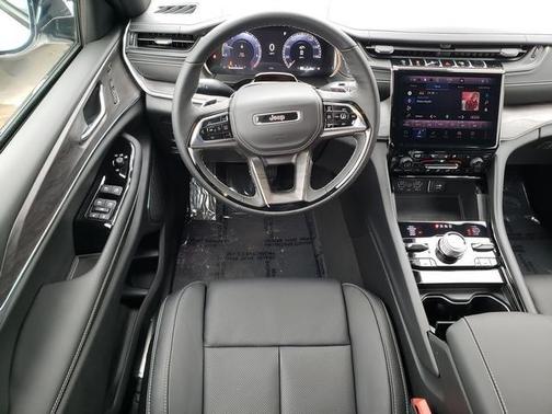 2025 Jeep Grand Cherokee Overland
