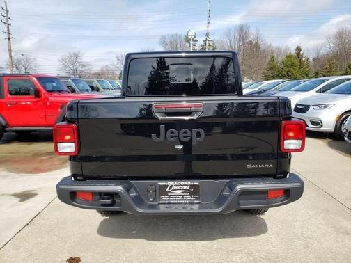 2026 Jeep Gladiator Sport