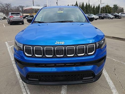 Laser Blue 2022 Jeep Compass Latitude