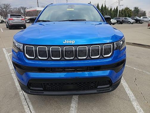 Laser Blue 2022 Jeep Compass Latitude