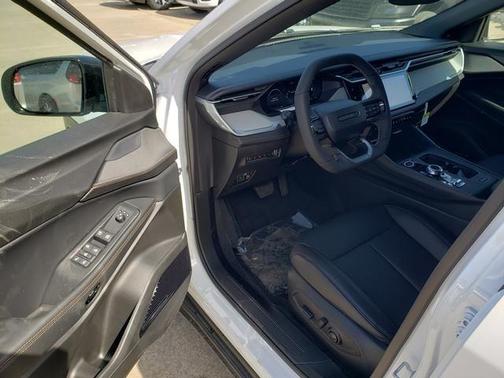 2026 Jeep Cherokee LAREDO/LIMITED