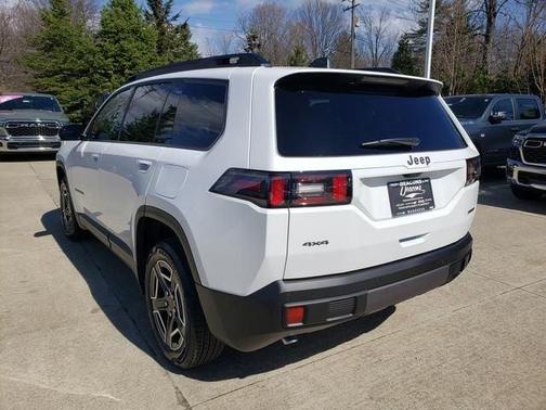 Bright White Clearcoat 2026 Jeep Cherokee LAREDO/LIMITED