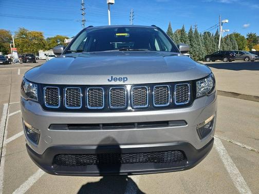 Billet Silver Metallic Clearcoat 2020 Jeep Compass Latitude