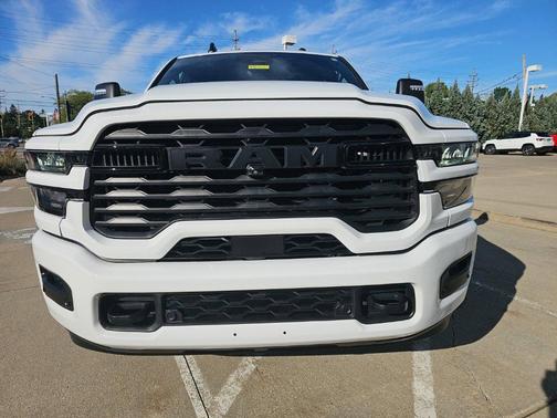 Bright White Clearcoat 2025 RAM 2500 Big Horn