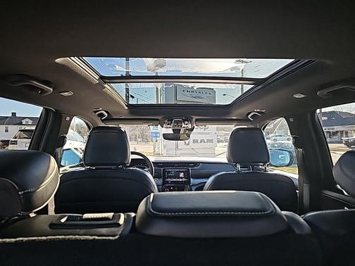 Midnight Sky 2024 Jeep Grand Cherokee 4xe Overland