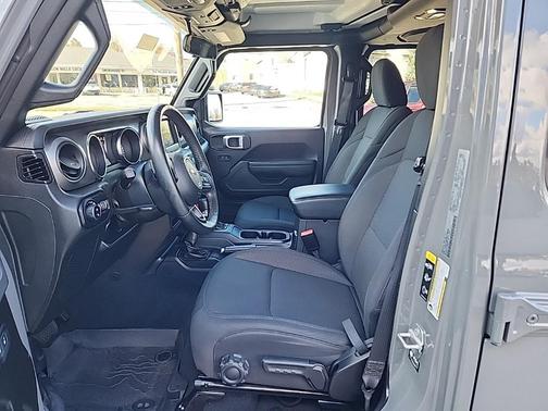 2022 Jeep Gladiator Sport