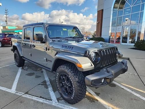 2022 Jeep Gladiator Sport