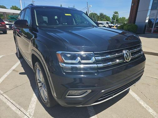 Deep Black Pearl Effect 2019 Volkswagen Atlas 3.6L SEL