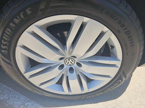 Deep Black Pearl Effect 2019 Volkswagen Atlas 3.6L SEL