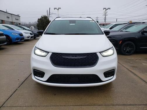 2026 Chrysler Pacifica Limited