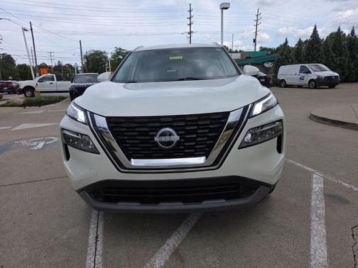 White 2023 Nissan Rogue SV