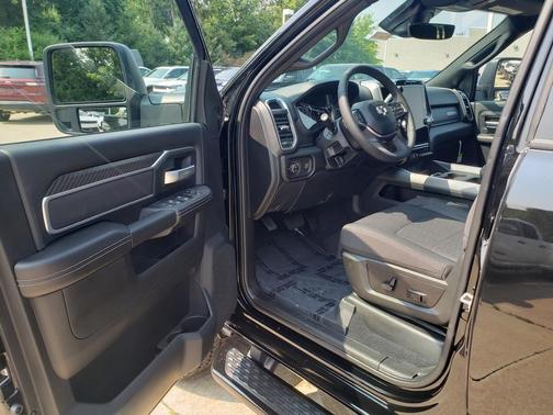Diamond Black 2026 RAM 2500 Big Horn