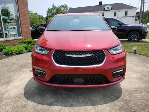 2025 Chrysler Pacifica Hybrid Select