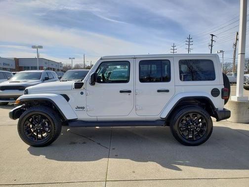 2025 Jeep Wrangler 4xe Sahara