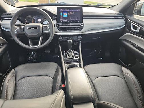 Sting Gray Clearcoat 2023 Jeep Compass Limited