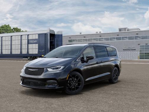 Diamond Black 2025 Chrysler Pacifica Limited