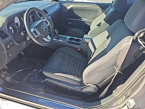 2014 Dodge Challenger SXT