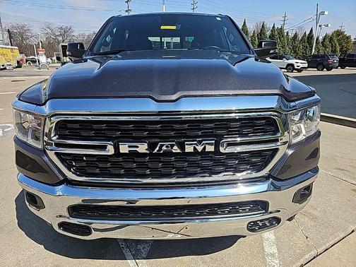 Granite Crystal Clearcoat Metallic 2024 RAM 1500 Big Horn/Lone Star