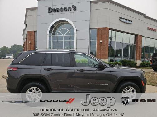 Metallic 2023 Jeep Grand Cherokee Laredo