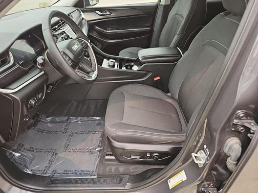 Metallic 2023 Jeep Grand Cherokee Laredo