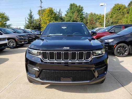 2025 Jeep Grand Cherokee Laredo X