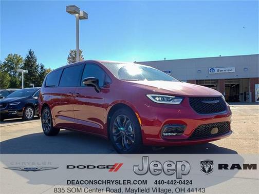 2026 Chrysler Pacifica Select