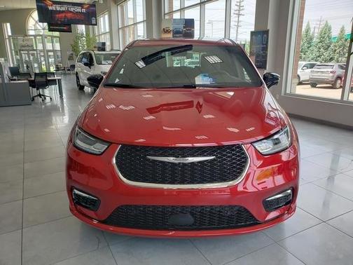 2025 Chrysler Pacifica Hybrid Select