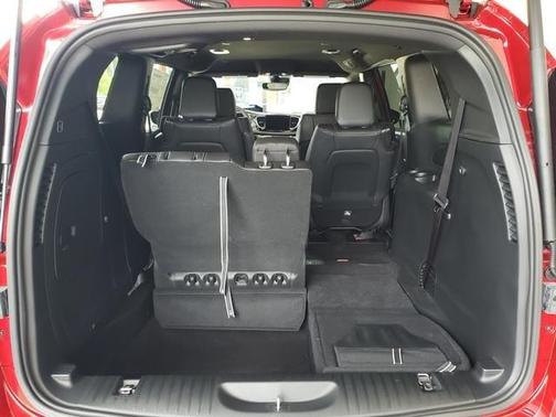 2025 Chrysler Pacifica Hybrid Select