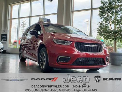 2025 Chrysler Pacifica Hybrid Select