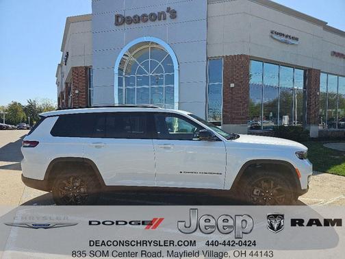 Bright White Clearcoat 2024 Jeep Grand Cherokee L Laredo