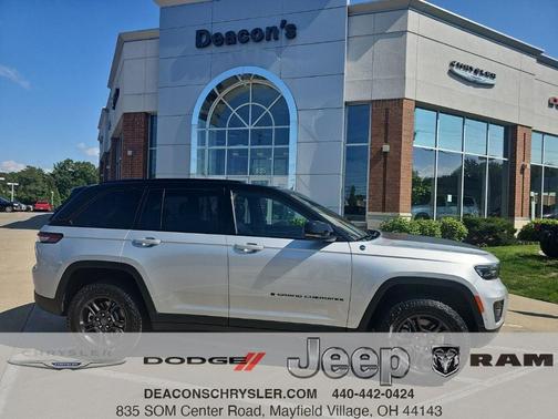 Silver Zynith 2024 Jeep Grand Cherokee 4xe Trailhawk
