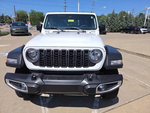 Bright White Clearcoat 2025 Jeep Gladiator Sport