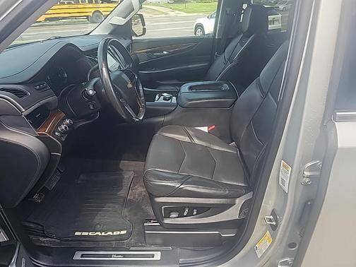2020 Cadillac Escalade Luxury