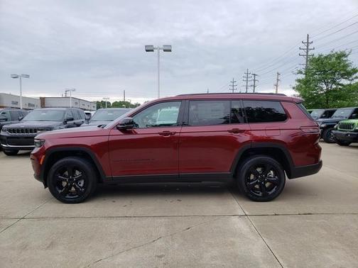2025 Jeep Grand Cherokee L Laredo