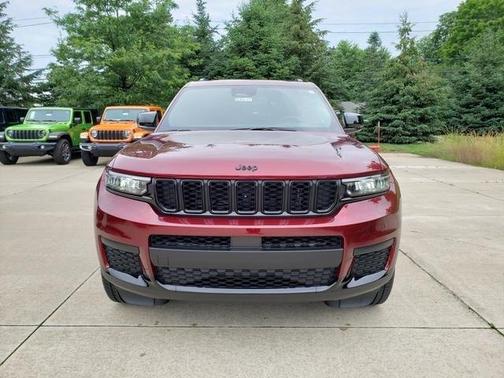 2025 Jeep Grand Cherokee L Laredo