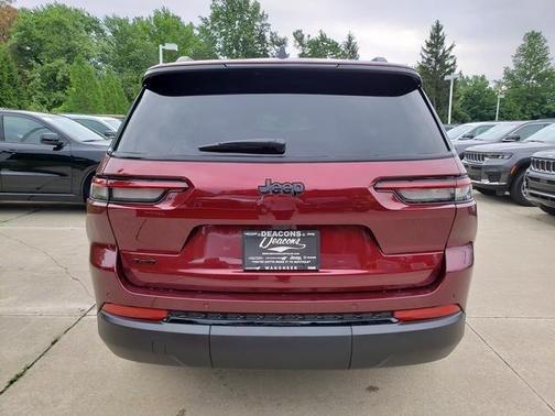 2025 Jeep Grand Cherokee L Laredo