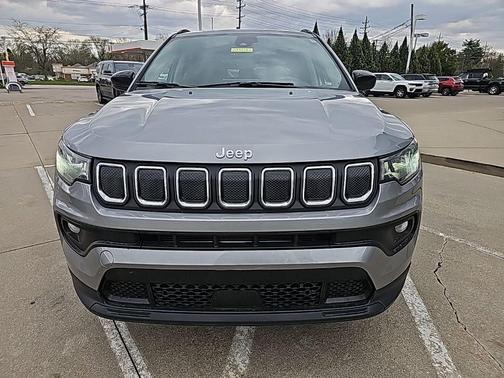 Billet Silver Metallic Clearcoat 2022 Jeep Compass Latitude Lux