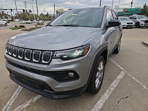 Billet Silver Metallic Clearcoat 2022 Jeep Compass Latitude Lux