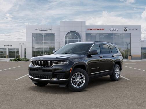 Diamond Black 2026 Jeep Grand Cherokee Laredo